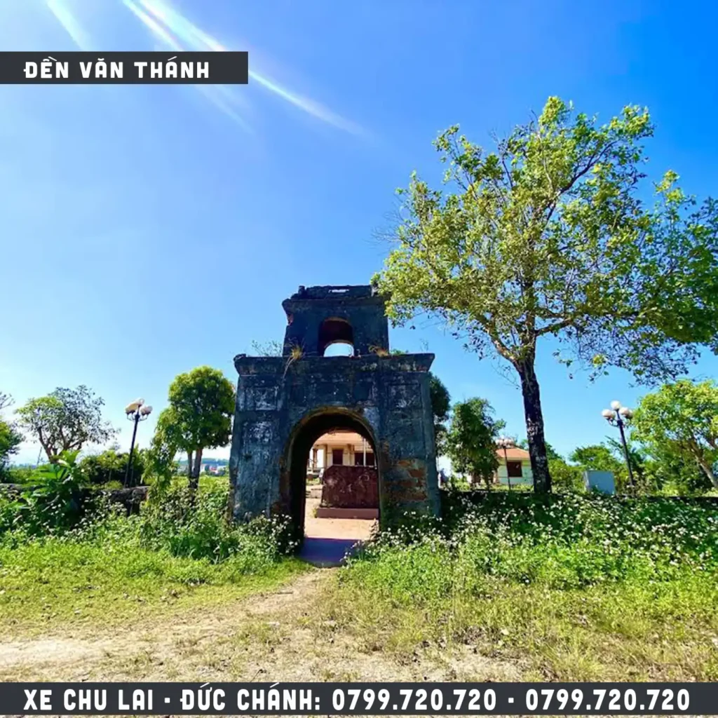 đền văn thánh đức chánh mộ đức đi sân bay chu lai