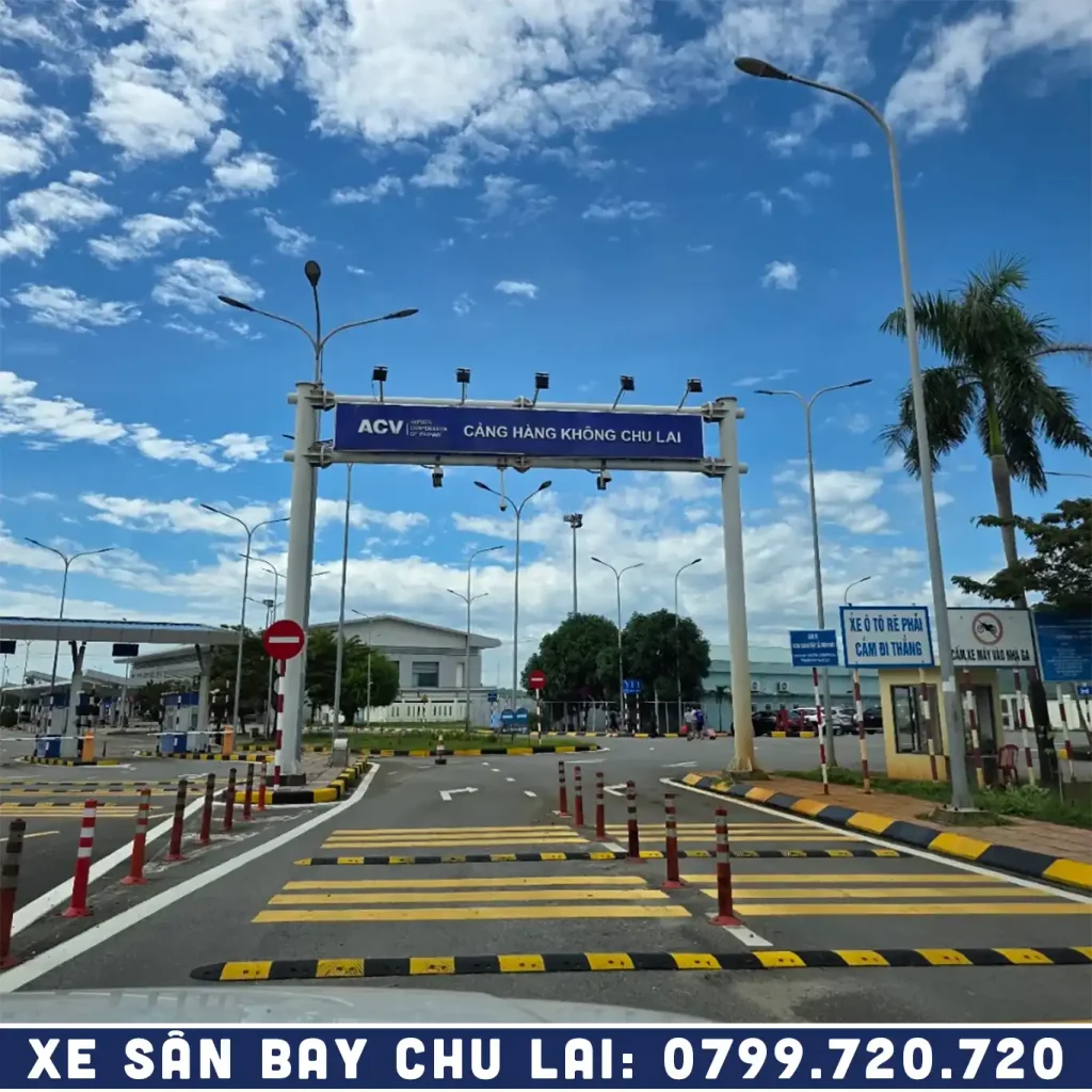 xe đón khách tại cảng hàng không chu lai quảng nam