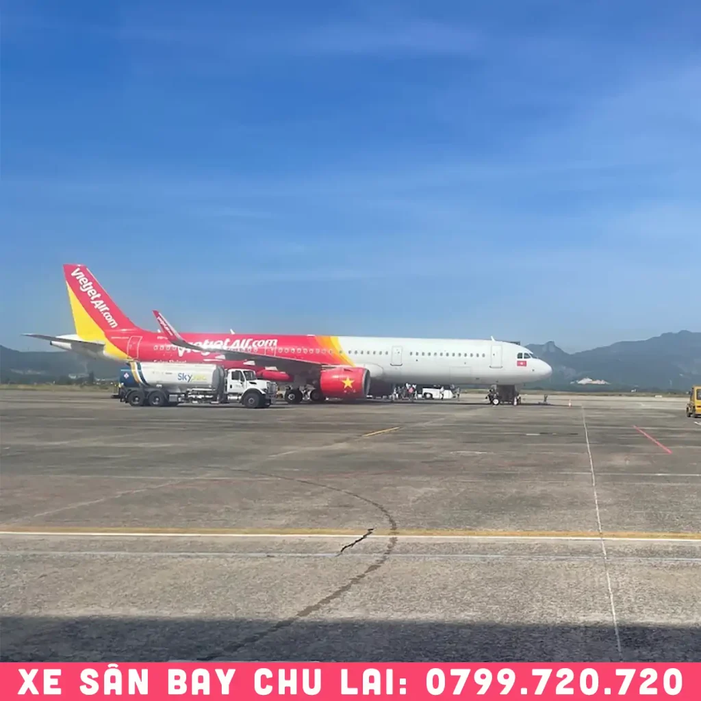 máy bay vietjet air hạ cánh tại chu lai đà nẵng